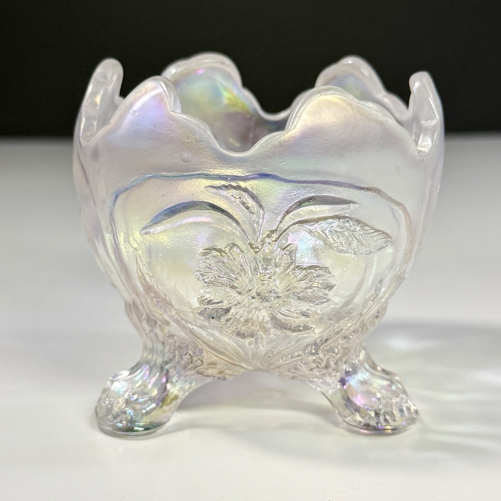 VTG Imperial Glass Everglades White Iridescent 3 Footed Bowl 3" Floral Lion Feet - Picture 7 of 10